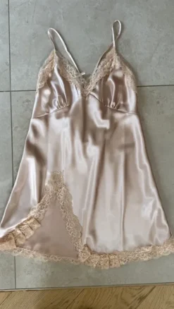 Nachtkleid s nie getragen