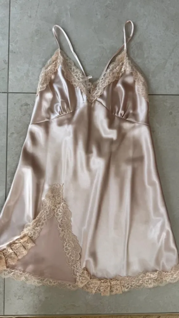 Nachtkleid s nie getragen