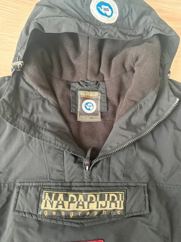 Napapijri Jacke – Größe L – Schwarz – Sehr guter Zustand
