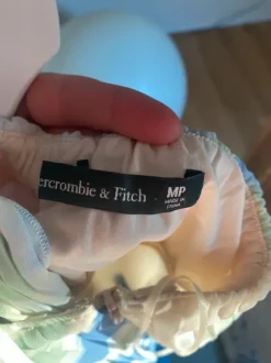 Neckholder Plissee Kleid Abercrombie & Fitch