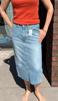 Neu Levi’s Jeans Rock Gr. 27 MIDI-Länge