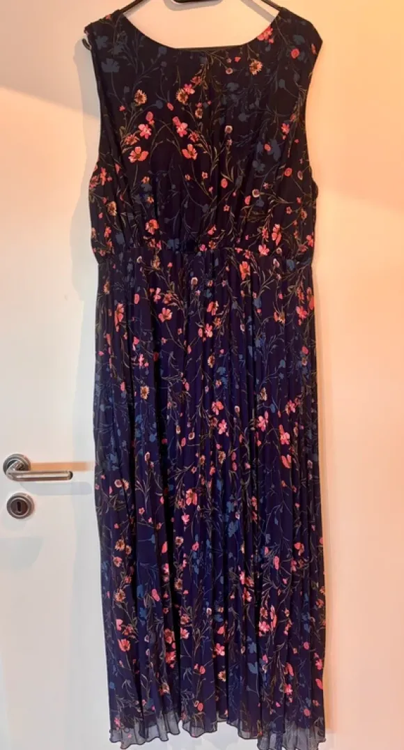 **NEU** Maxikleid Plissee Blumenmuster