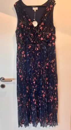 **NEU** Maxikleid Plissee Blumenmuster