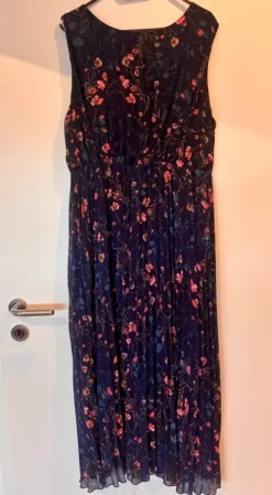 **NEU** Maxikleid Plissee Blumenmuster
