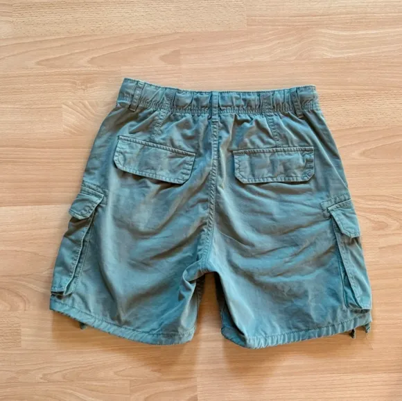 Neue Bershka Shorts Cargo Style für Damen Olivgrün/ Khaki 38 / M Hoher Schnitt