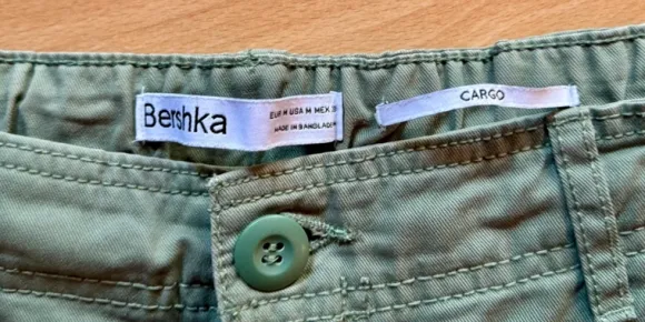 Neue Bershka Shorts Cargo Style für Damen Olivgrün/ Khaki 38 / M Hoher Schnitt