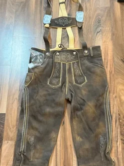 Neue Trachten Lederhose Kniebund Größe 50 aus Rindsleder mit Trägern