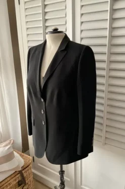Neuwertiger klassischer Damen Blazer v. Basler Gr. 48 schwarz