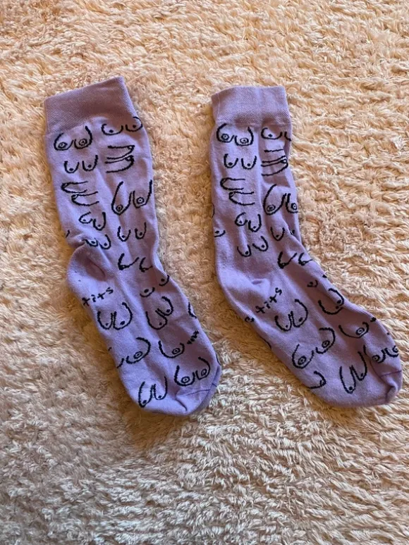 Nice Tits Lila Socken neu!