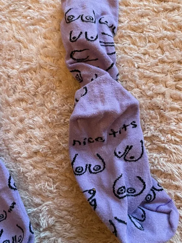 Nice Tits Lila Socken neu!