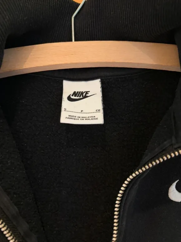 NIKE cropped Pullover • schwarz • S