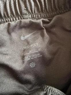 Nike hardloopshort broekje