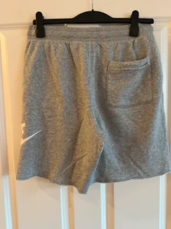 Nike Jogginghose kurz Gr. M top Zustand