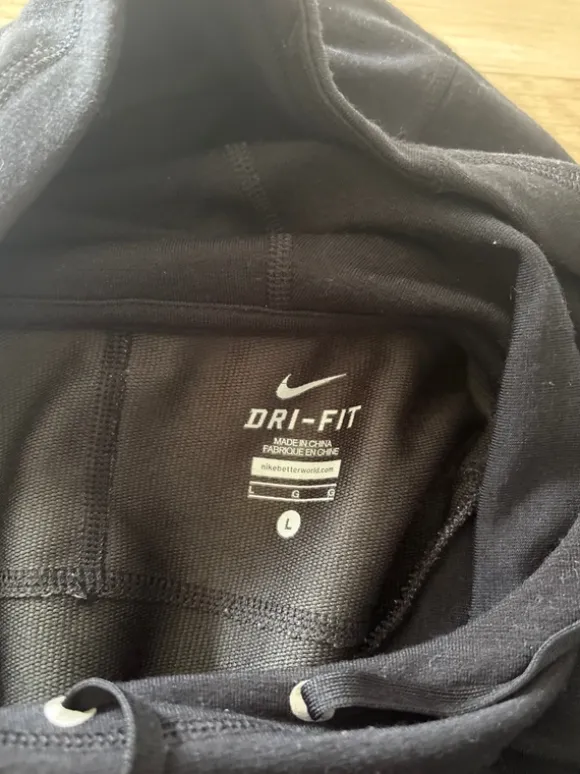 Nike Laufhoodie Gr.L schwarz mit Wolle