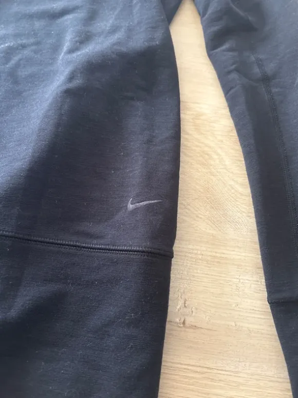Nike Laufhoodie Gr.L schwarz mit Wolle