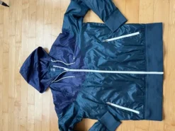 Nike Laufjacke mit Kapuze L