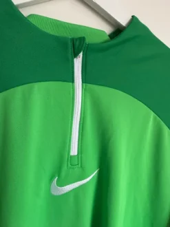 Nike Pullover in XL