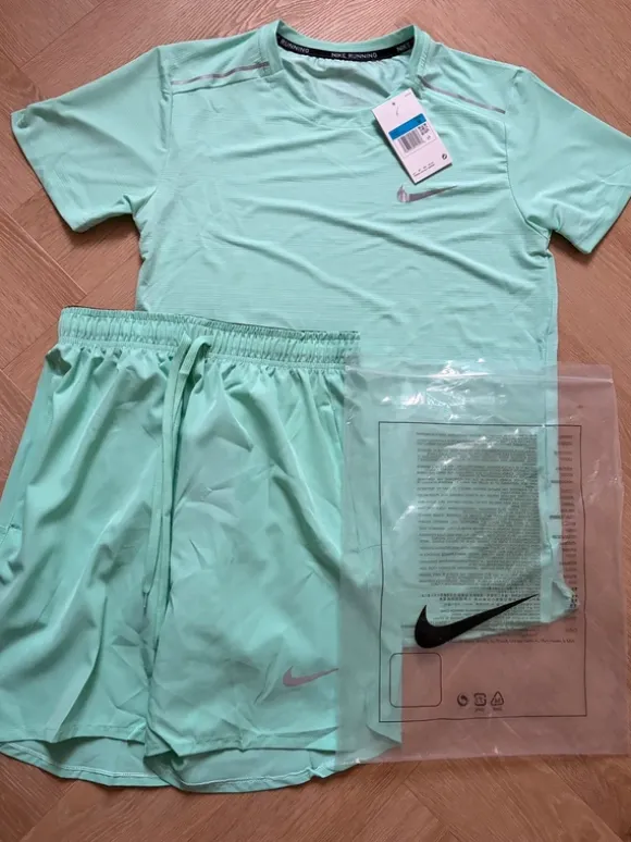 Nike Running Set - Mintgroen - Shirt & Short - Maat: M
