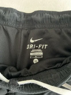 Nike Shorts Gr.M schwarz