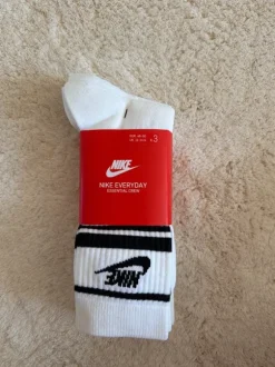 Nike Socken weiß Größe 46-50