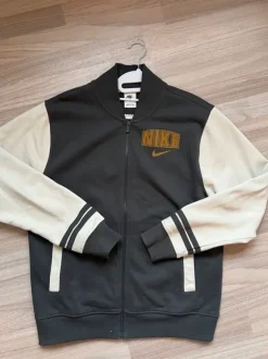 Nike sweatjacke in M