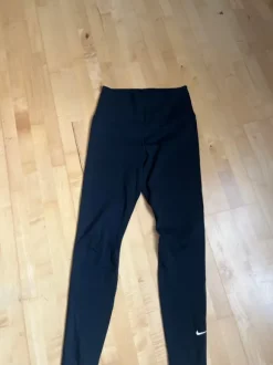 Nike Tight Gr. M schwarz