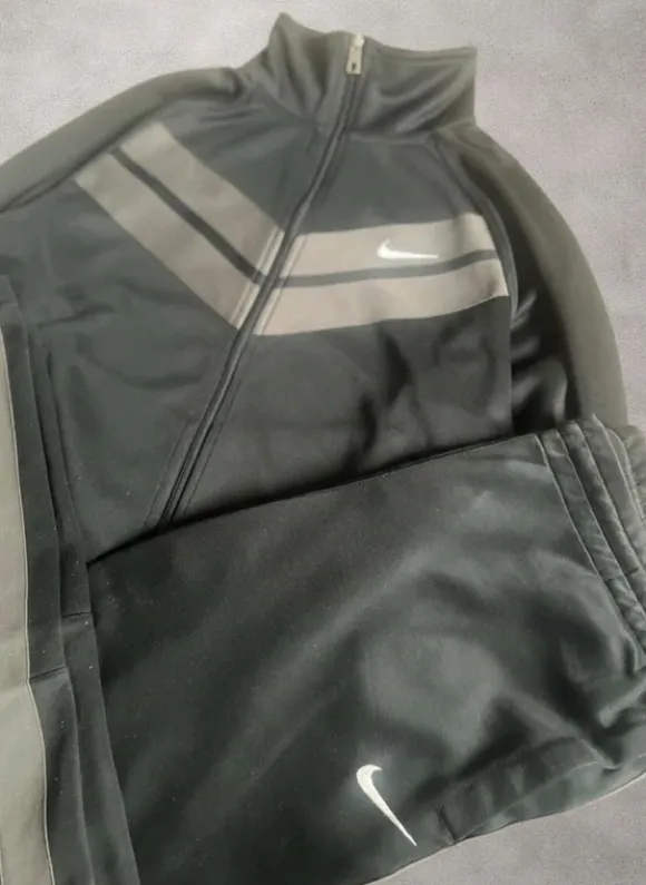 Nike Trainingsanzug Set – Schwarz/Grau – Vintage Streetwear