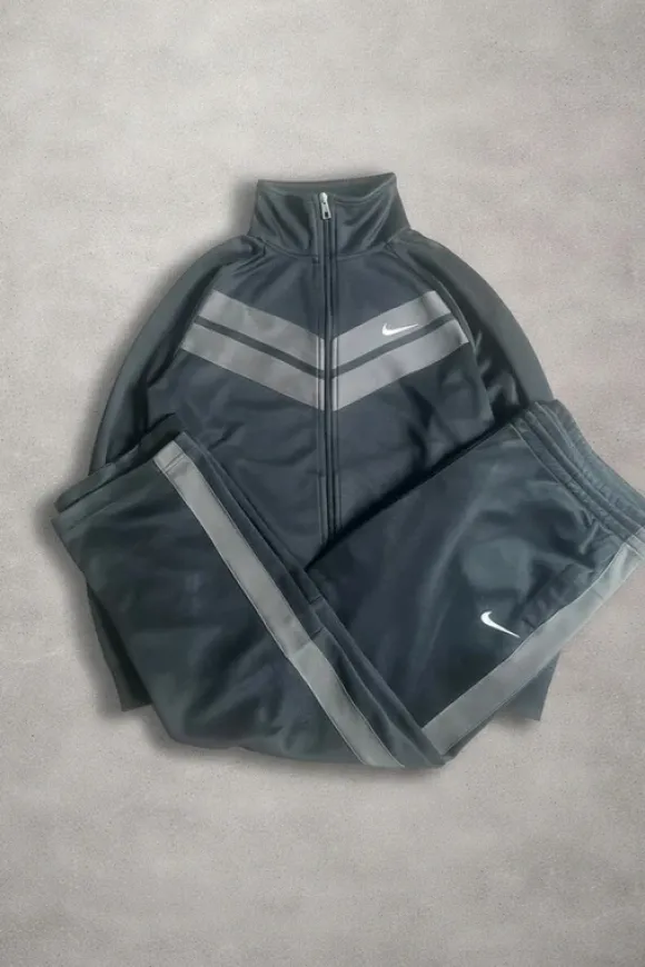 Nike Trainingsanzug Set – Schwarz/Grau – Vintage Streetwear