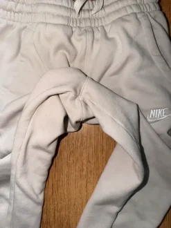 Nike Trainingshose Kinder – Größe M (137–147 cm)