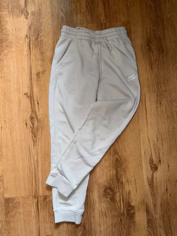 Nike Trainingshose Kinder – Größe M (137–147 cm)