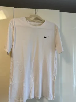 Nike T-Shirt weiß