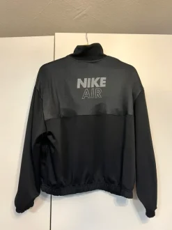 Nikejacke