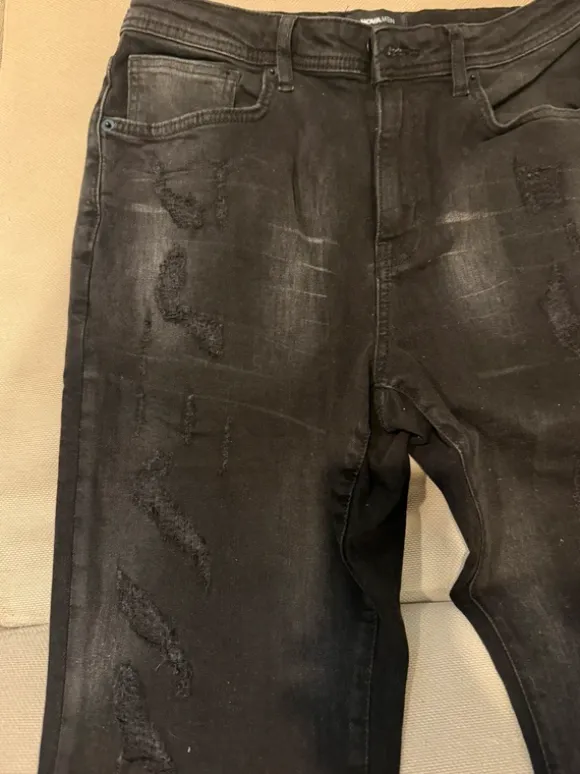 Nova Men schwarze Destroyed Jeans Größe 32