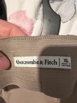 Oberteil und Hose
