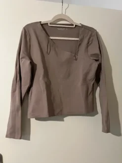 Oberteil und Hose