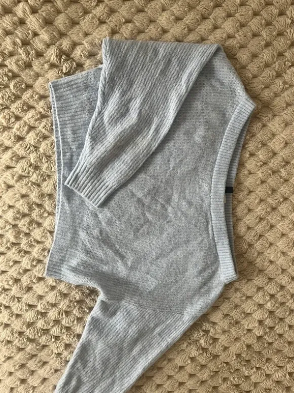 Off-Shoulder sweater