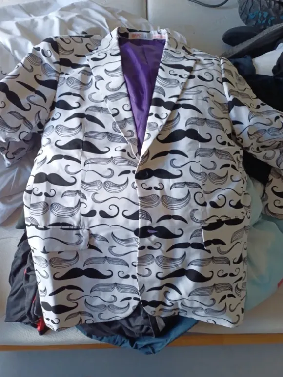 Opposuits
