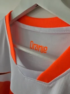 Oranje uitshirt 2026