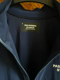 pas normal studio t shirt blauw maat L