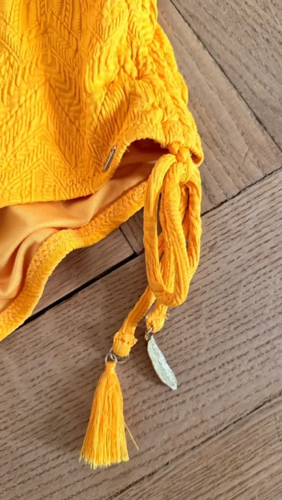 Piha Badeanzug / Body in Orange mit Strukturmuster – Gr. 38/M