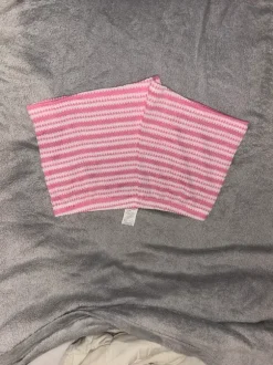 Pink weiß gestreifte kurze hose