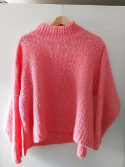 Pinkfarbenen Oversizepulli in Einheitsgröße