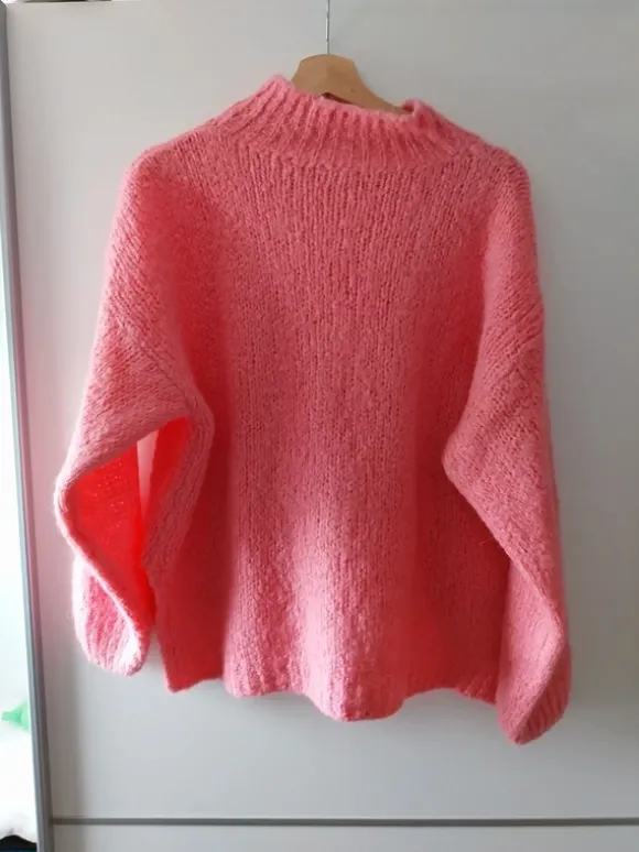 Pinkfarbenen Oversizepulli in Einheitsgröße