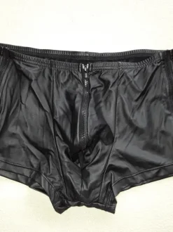 Pu-Leder Shorts