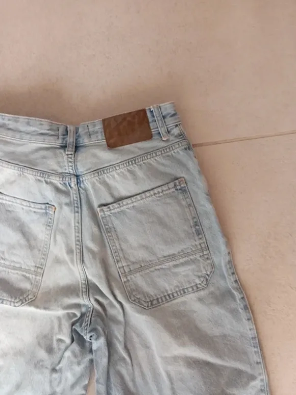 Pull & Bear Jeansshorts Jeans Shorts Baggy hellblau Gr 36