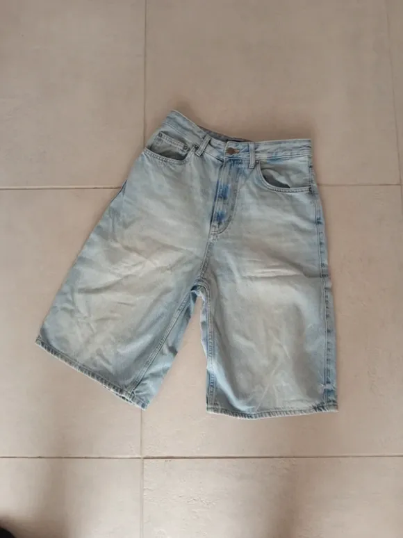 Pull & Bear Jeansshorts Jeans Shorts Baggy hellblau Gr 36