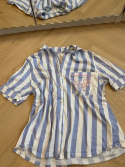 Pyjama blau weiß