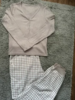 Pyjama, Größe M
