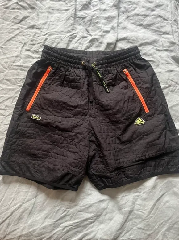 Rare! Adidas by Kolor Shorts schwarz mit Neon-Details – Techwear / Archive Sportswear