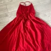 Rückenfreies Kleid